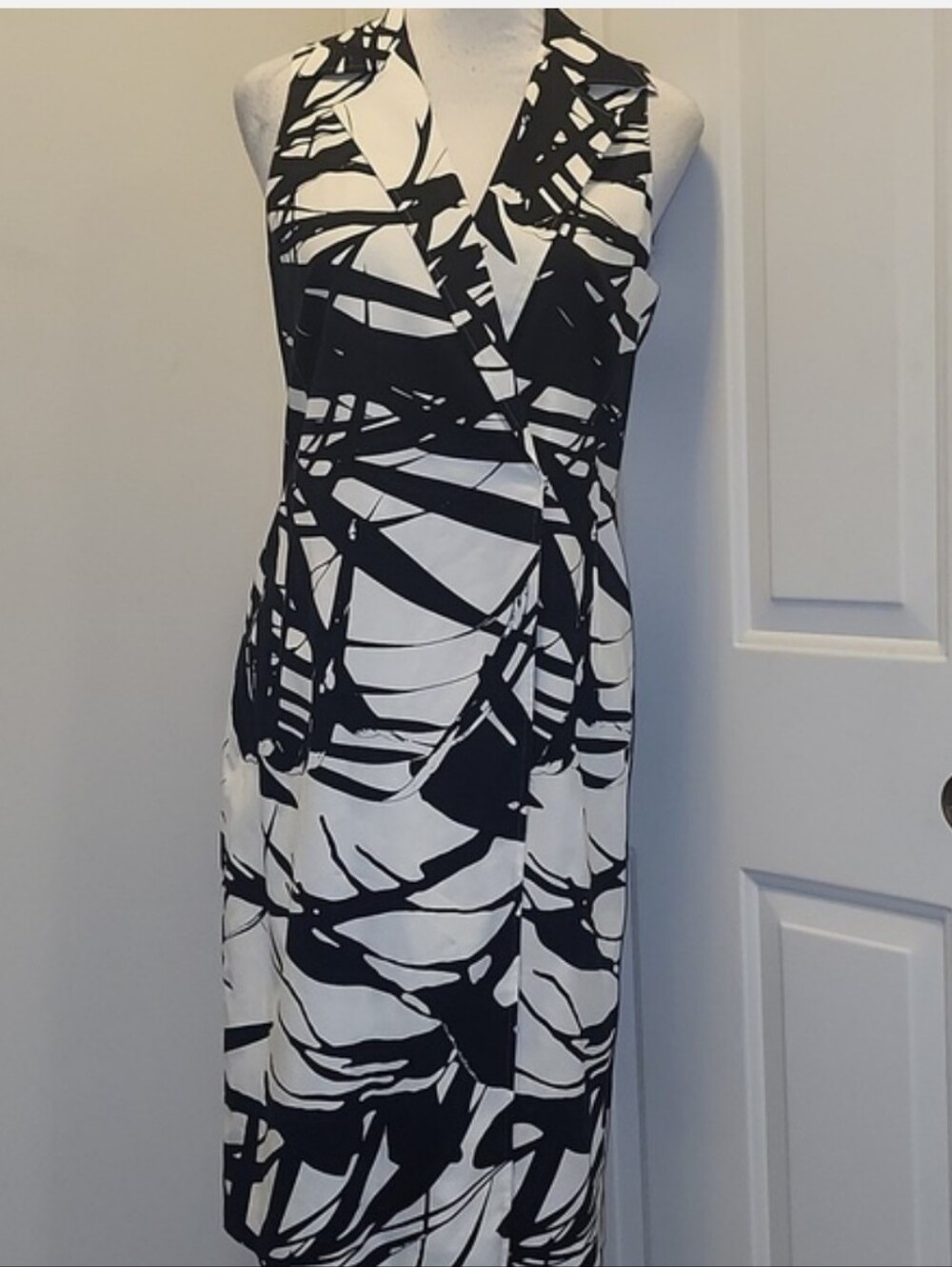 Lafayette 148 New York Black & White Abstract Faux Wrap V-Neck Sleeveless Dress